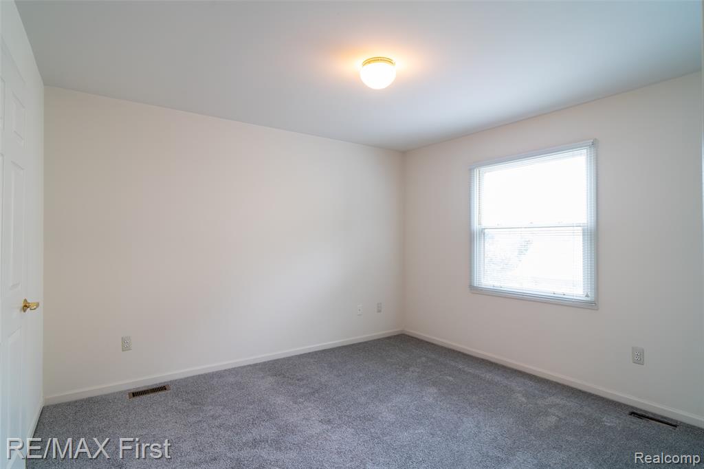 4798 WALNUT CREEK Drive, West Bloomfield, MI — Photo 44