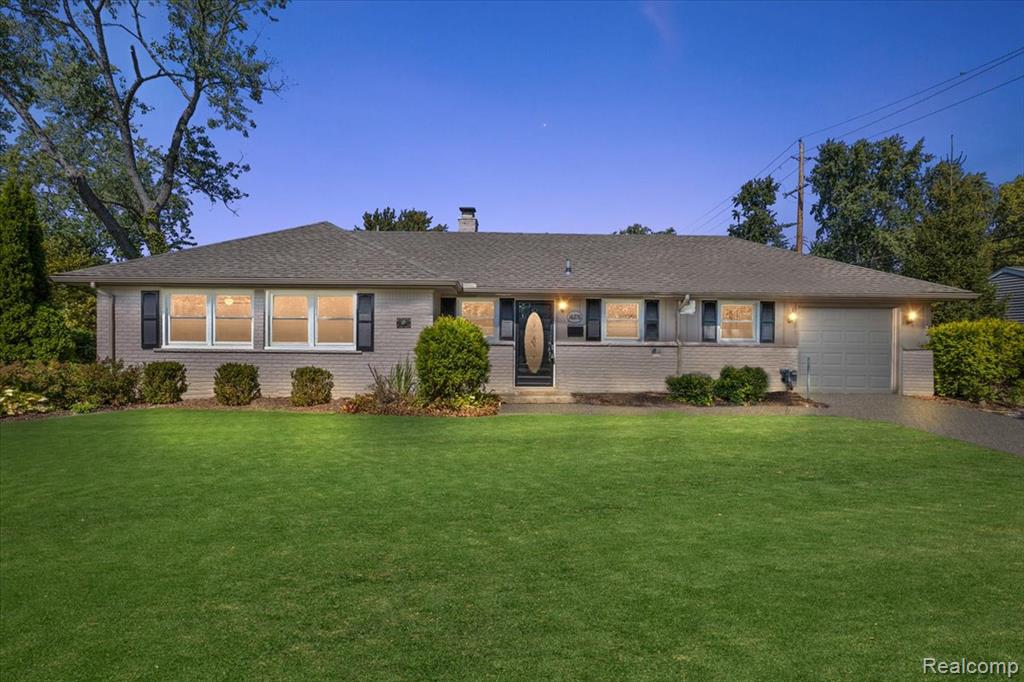 16276 Amherst Avenue S, Beverly Hills, MI 48025 — front exterior