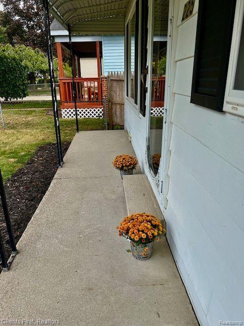 225 DEVONSHIRE Street, Ypsilanti, MI 48198 — Photo 4