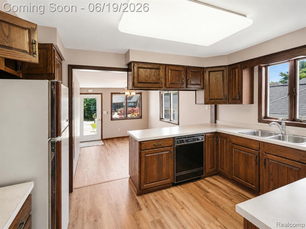 14174 Dartmouth Drive, Fenton, MI 48430 — Photo 9
