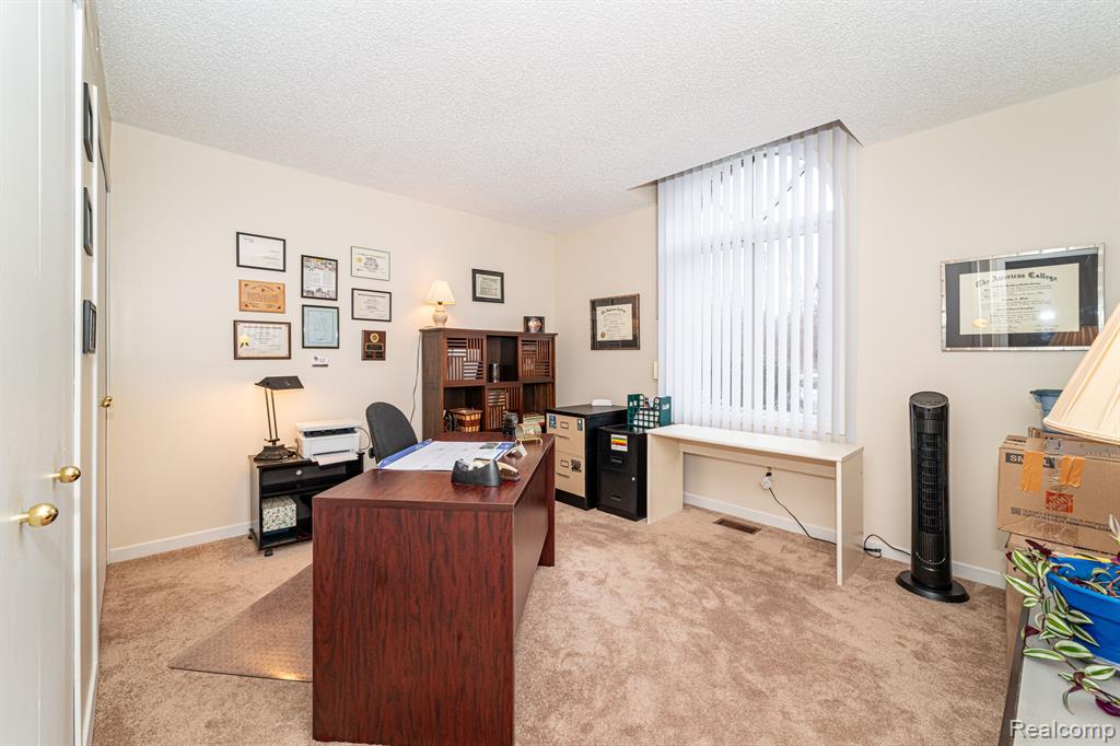7375 PEPPER Creek, West Bloomfield, MI — Photo 31