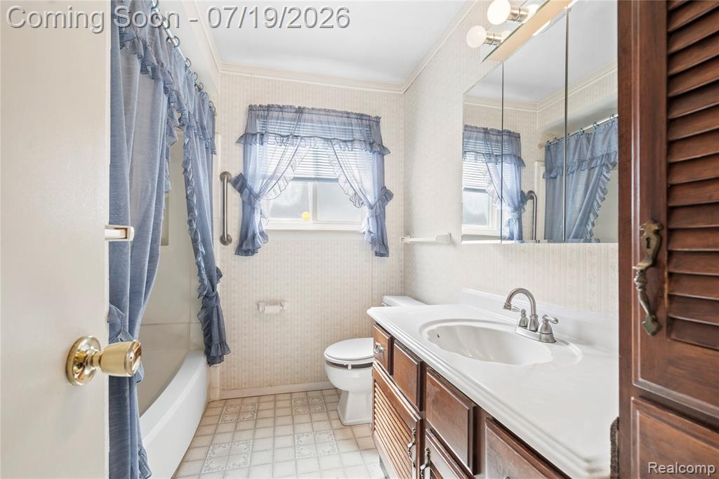 24208 Cambridge Street, Trenton, MI 48183 — Photo 16