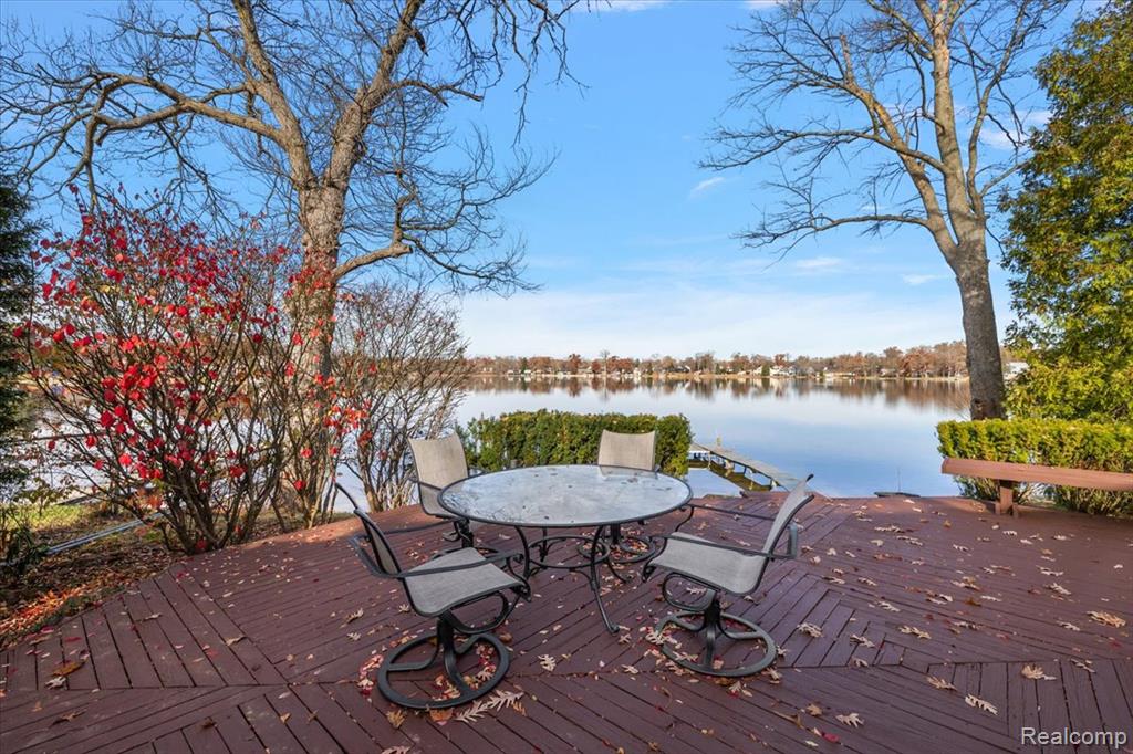 9492 Roundlake Boulevard, White Lake, MI — Photo 4
