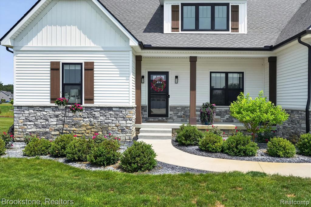 9830 Loretta Lane, South Lyon, MI 48178 — Photo 4