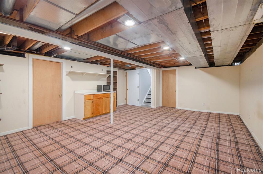 3045 Lindenwood Drive, Dearborn, MI 48120 — Photo 19