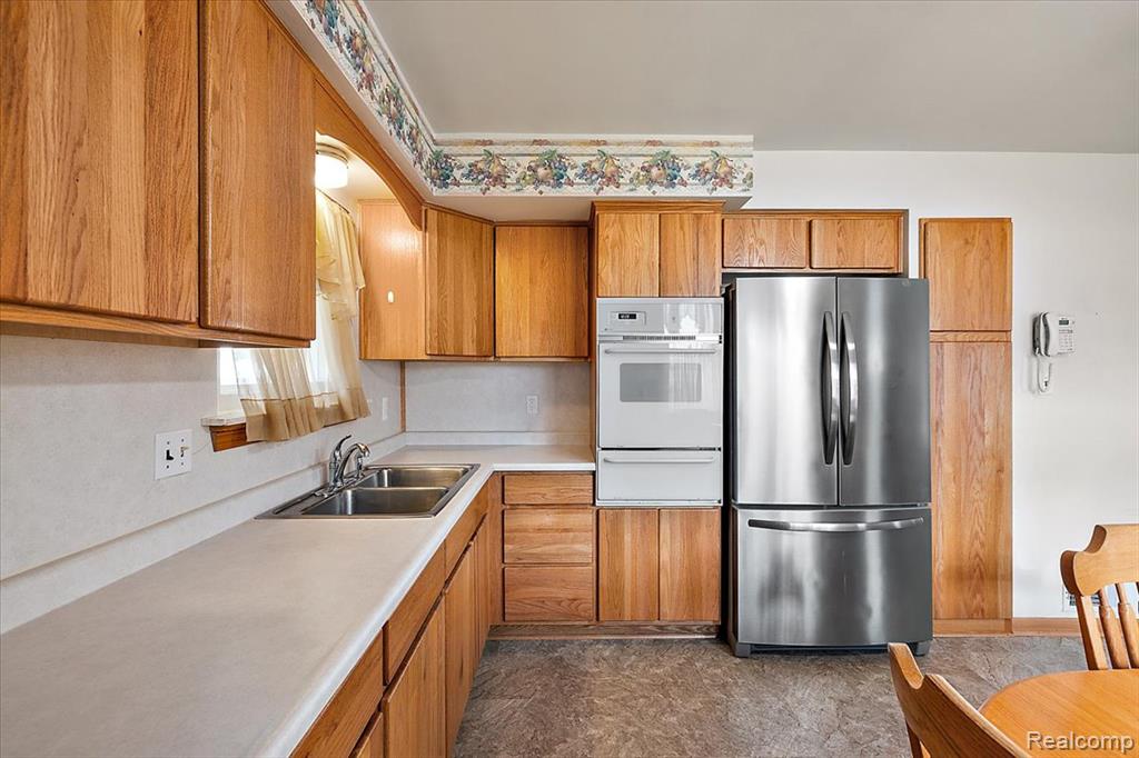 4215 Lexington Drive, Trenton, MI 48183 — Photo 12