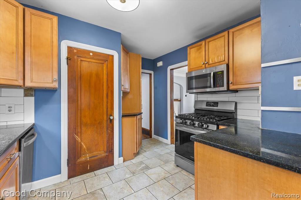 5535 Harvard Road, Detroit, MI 48224 — Photo 6