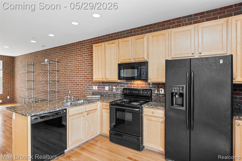 420 Lewis Court, Birmingham, MI 48009 — Photo 17
