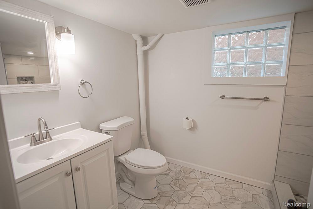 409 BALDWIN Avenue, Royal Oak, MI 48067 — Photo 18