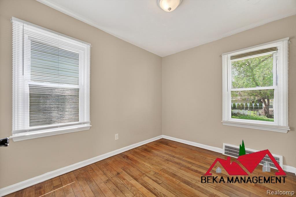 4924 Howe Road, Wayne, MI 48184 — Photo 13