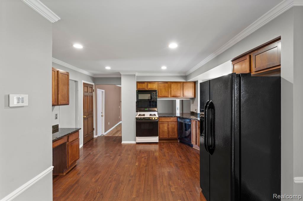 50631 NEWCASTLE Drive, Chesterfield, MI 48047 — Photo 15