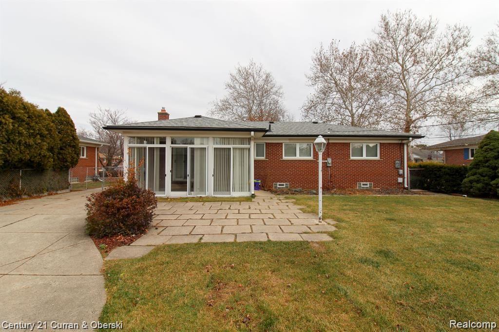 6711 N EVANGELINE Street, Dearborn Heights, MI 48127 — Photo 19