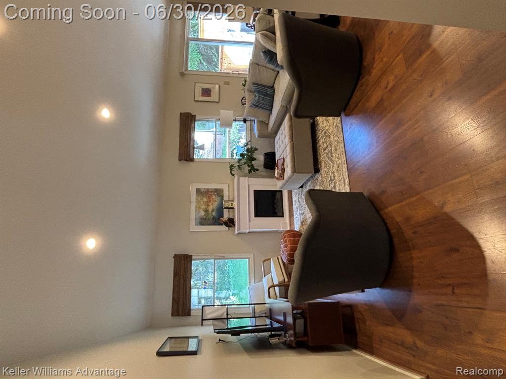 5517 Ashby Court, Waterford, MI 48327 — Photo 9