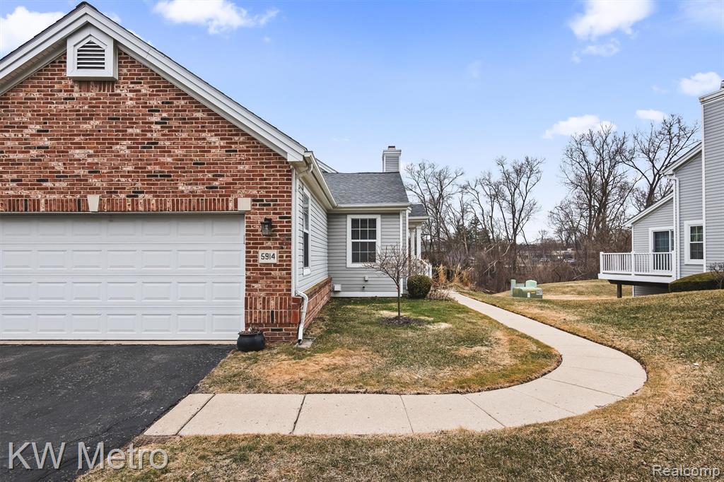 5914 Creekside Drive, 78, Troy, MI 48085 — Photo 2