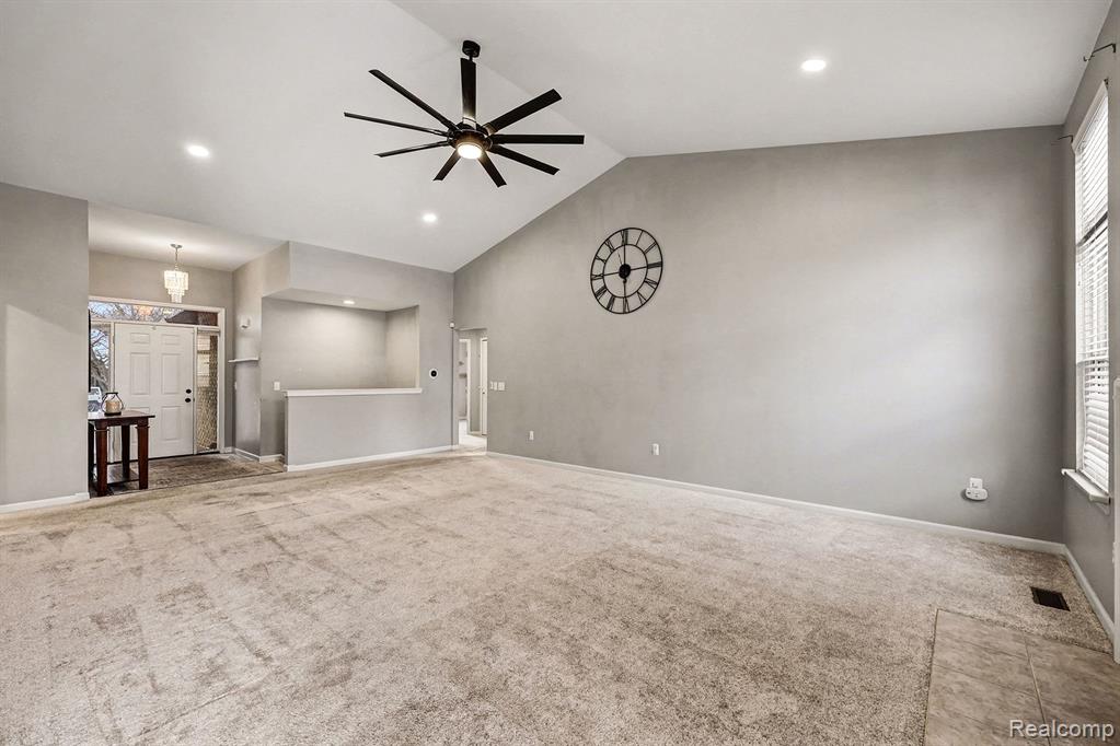 38846 Hampton Court, Harrison Township, MI — Photo 4