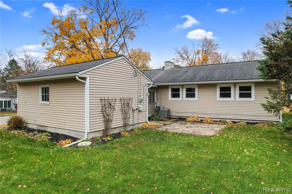 704 W Brooks Street, Howell, MI 48843 — Photo 12