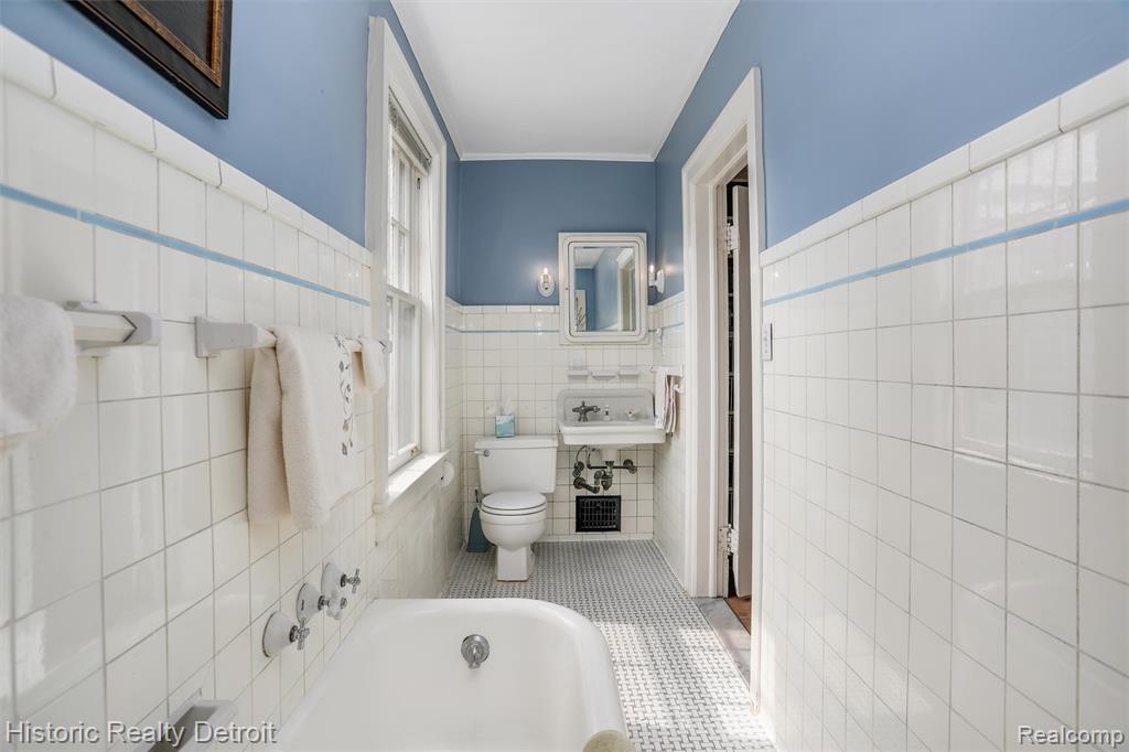 1027 Burns Street, Detroit, MI 48214 — Photo 28