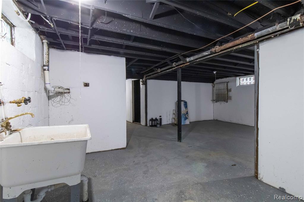 5784 WHITTIER Street, Detroit, MI 48224 — Photo 30