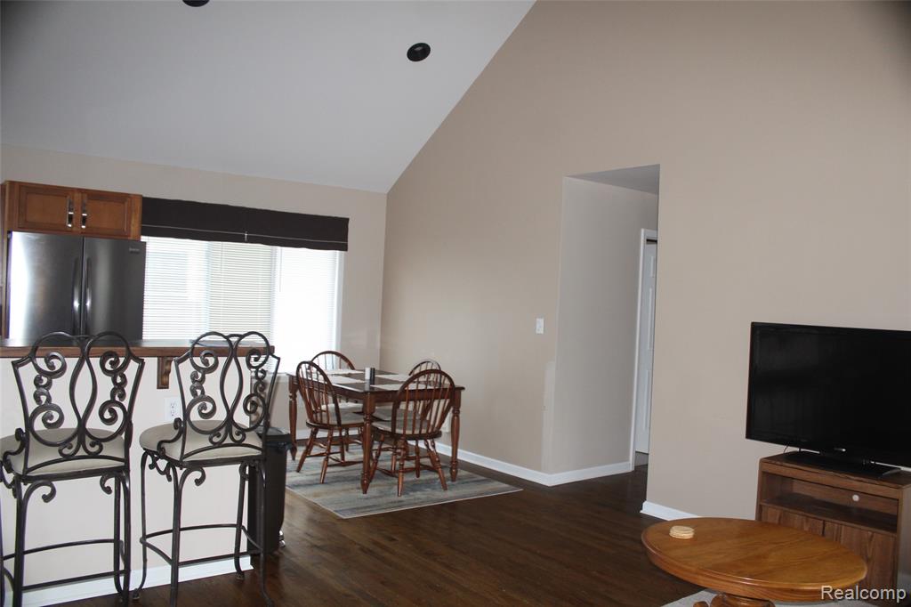 5735 Lake Grove Drive, White Lake, MI 48383 — Photo 5