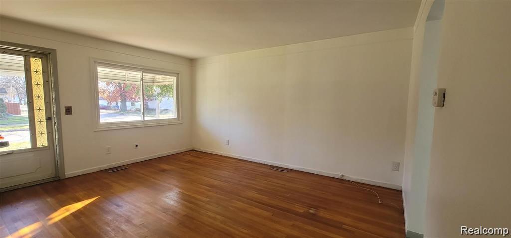 4004 Kingston Street, Dearborn Heights, MI 48125 — Photo 2