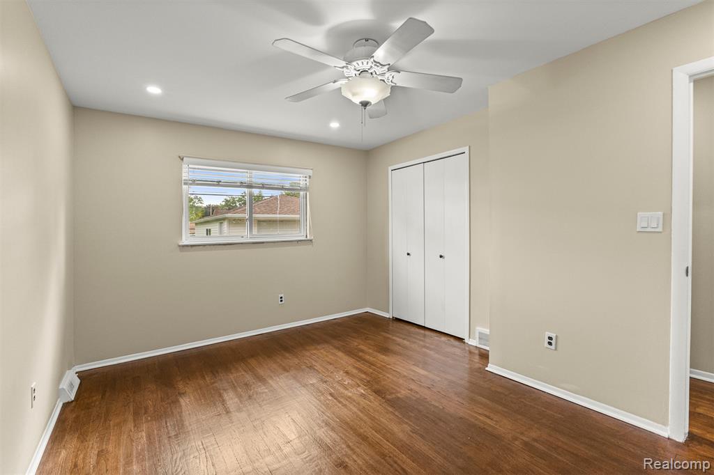 7420 COLONIAL Street, Dearborn Heights, MI 48127 — Photo 17