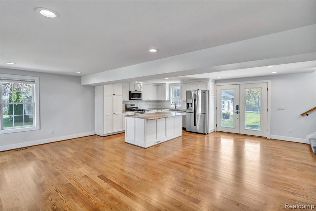 209 S Bristol Street, Almont, MI 48003 — Photo 8