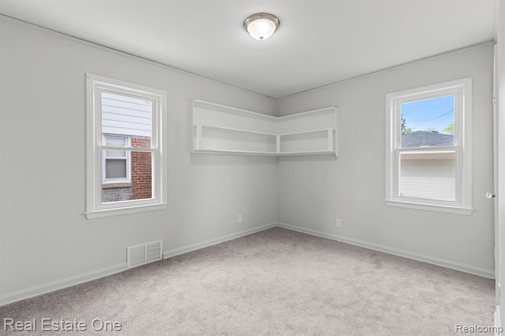 7267 FENTON Street, Dearborn Heights, MI 48127 — Photo 12