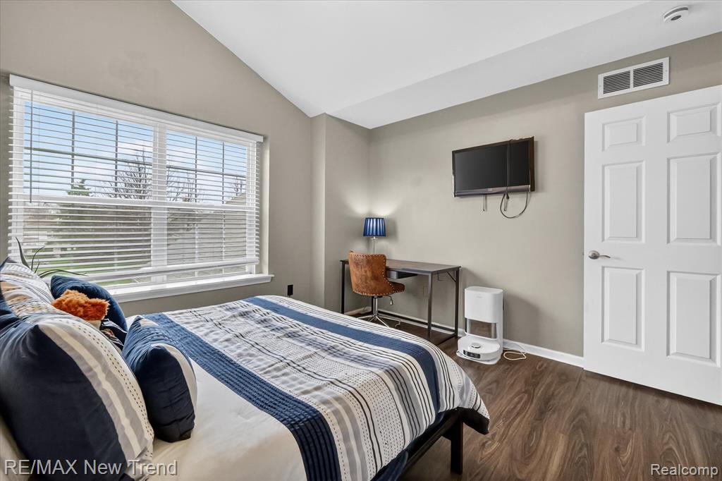 2032 Dover Drive, Wixom, MI 48393 — Photo 37