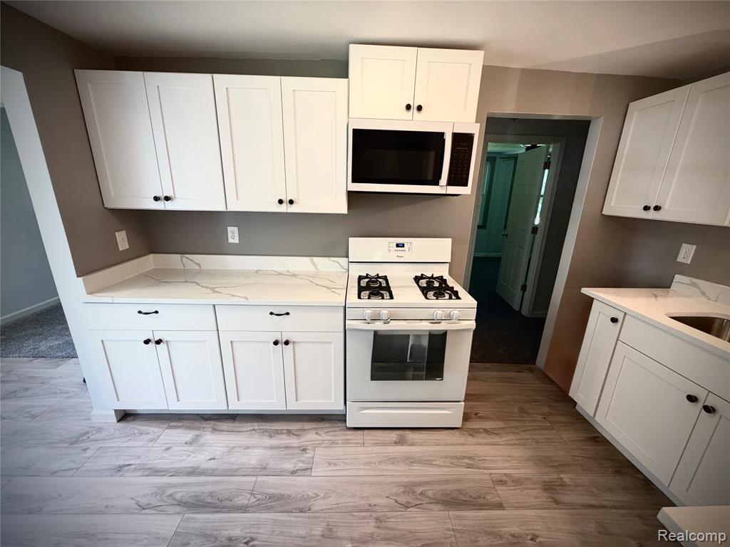 50730 Fairchild Road, New Baltimore, MI — Photo 18