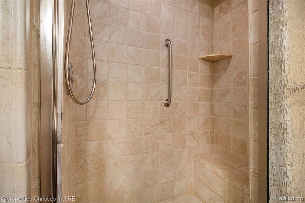 7487 GREEN MEADOW Lane, Canton, MI 48187 — Photo 10
