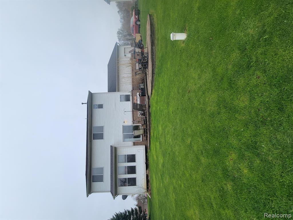 10224 Wellington Drive, Clarkston, MI 48348 — Photo 18