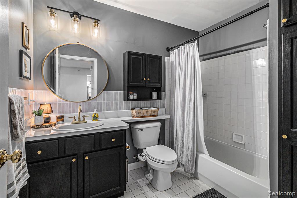 7115 Copper Creek Circle, Canton, MI 48187 — Photo 21