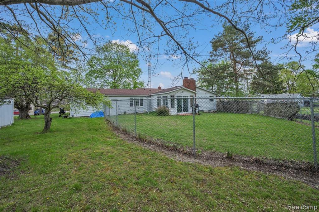 1084 E Grand Blanc Road, Grand Blanc, MI 48439 — Photo 5