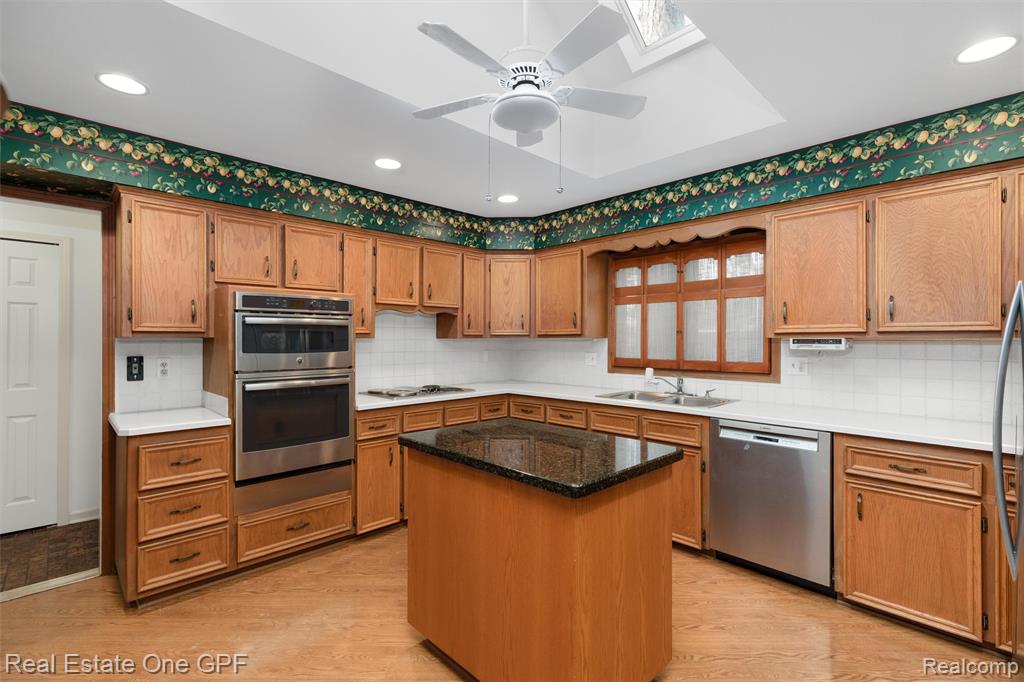 277 Kenwood Court, Grosse Pointe Farms, MI 48236 — Photo 12