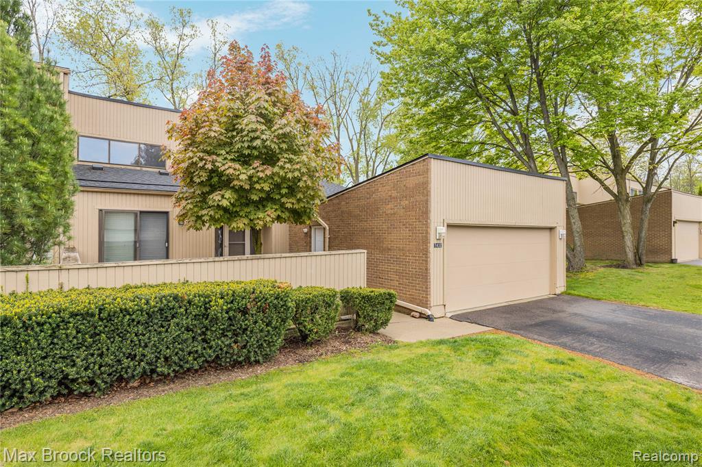 7432 Azalea Court, West Bloomfield, MI — Photo 30