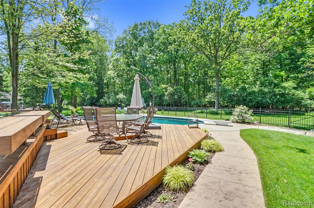 5693 Hunters Gate Drive, Troy, MI 48098 — Photo 43
