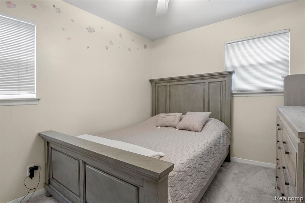 6483 N SILVERY Lane, Dearborn Heights, MI 48127 — Photo 16