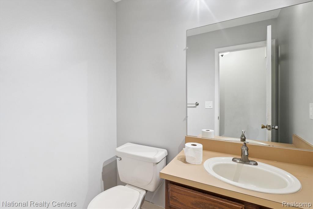 12387 Cedar Drive, Shelby Twp, MI 48315 — Photo 9