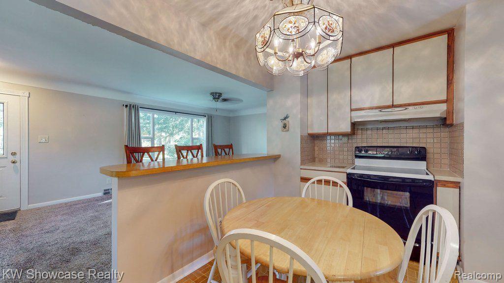 574 YOUNG Road, White Lake, MI 48383 — Photo 13