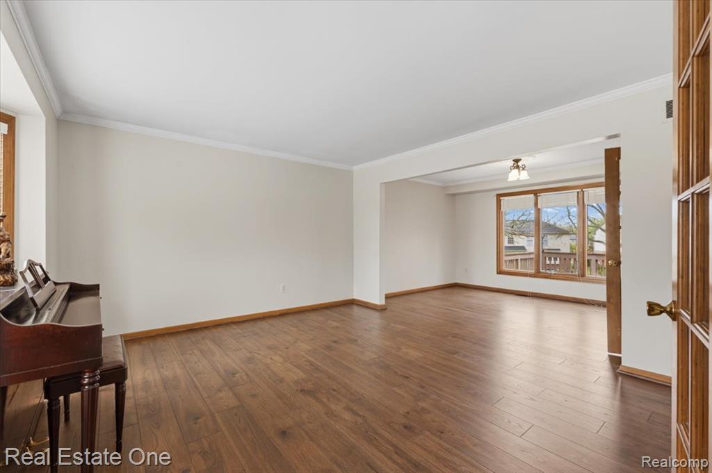 720 Essex Drive, Rochester Hills, MI 48307 — Photo 16