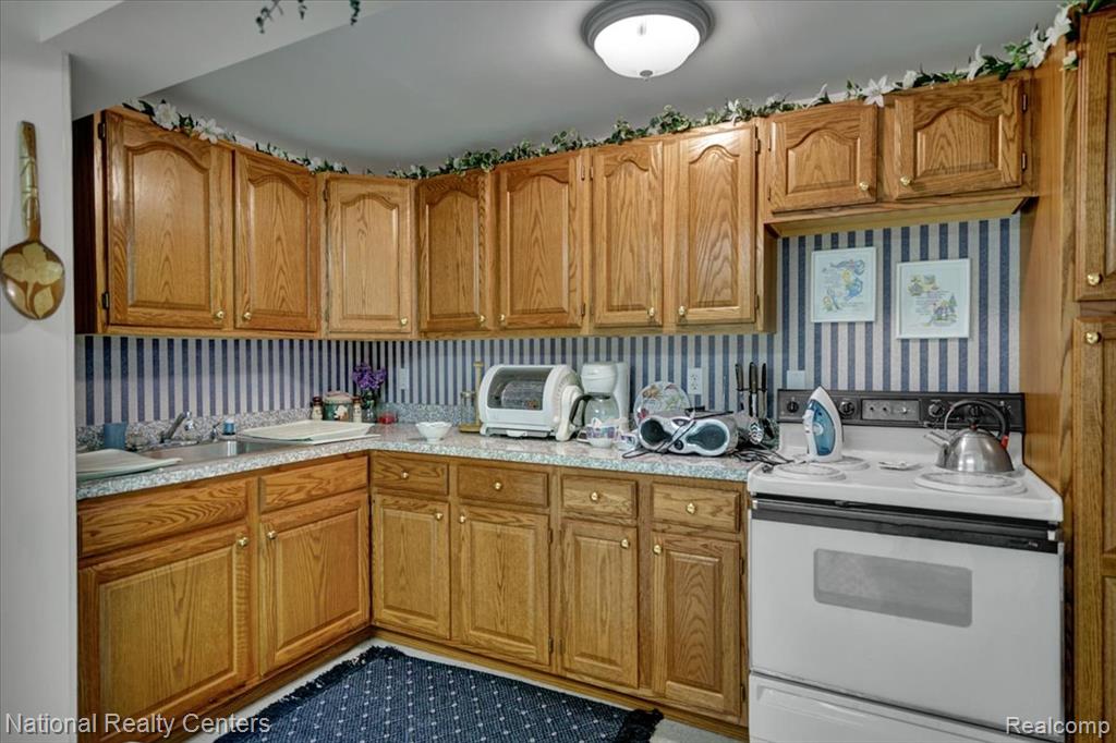 45866 Glen Court, Macomb, MI 48044 — Photo 23