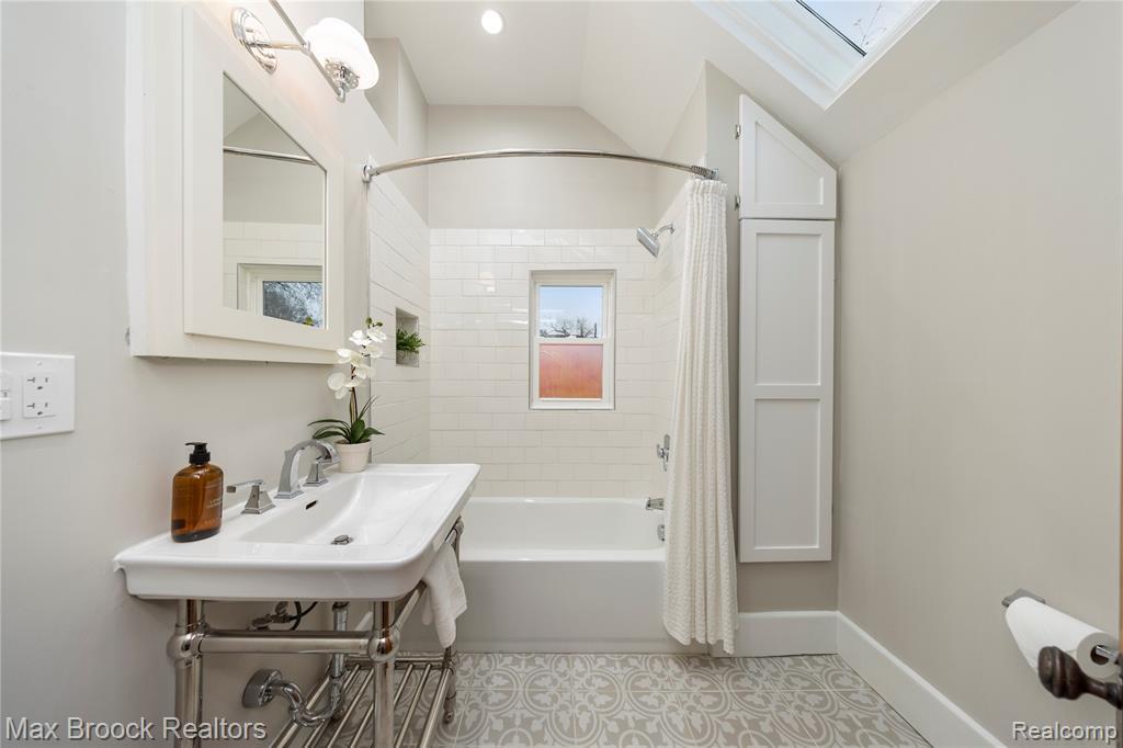 436 PARK Street, Birmingham, MI 48009 — Photo 17