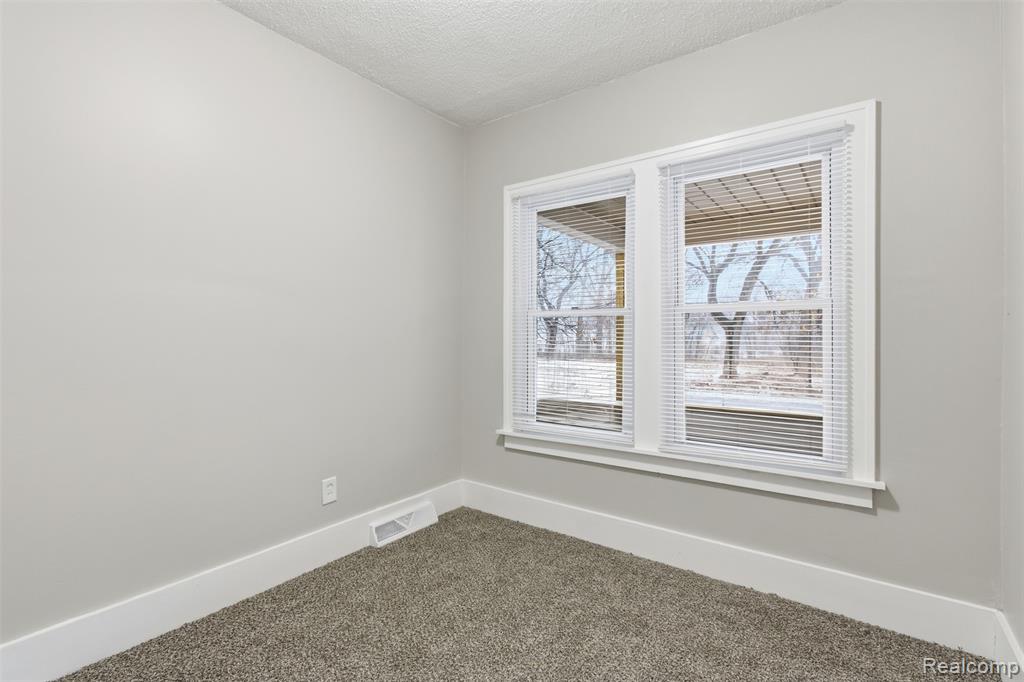 6433 Globe Street, Detroit, MI 48238 — Photo 11