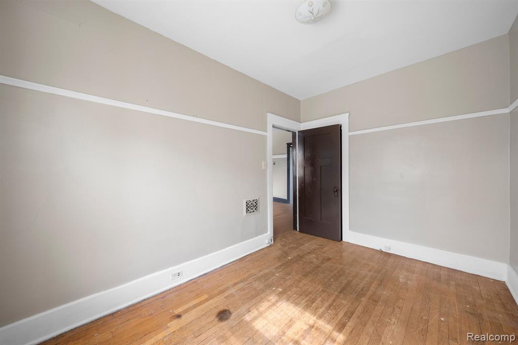 7334 WILDEMERE Street, Detroit, MI 48206 — Photo 23