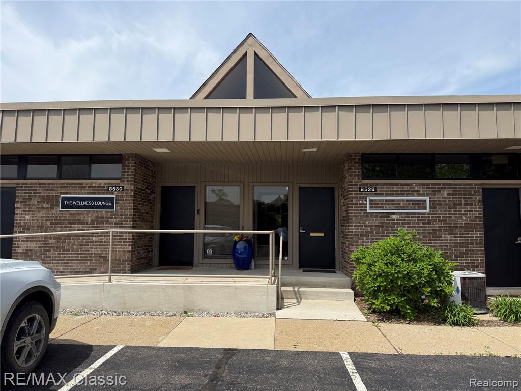 8528 N Canton Center Road, Canton, MI 48187 — Photo 31
