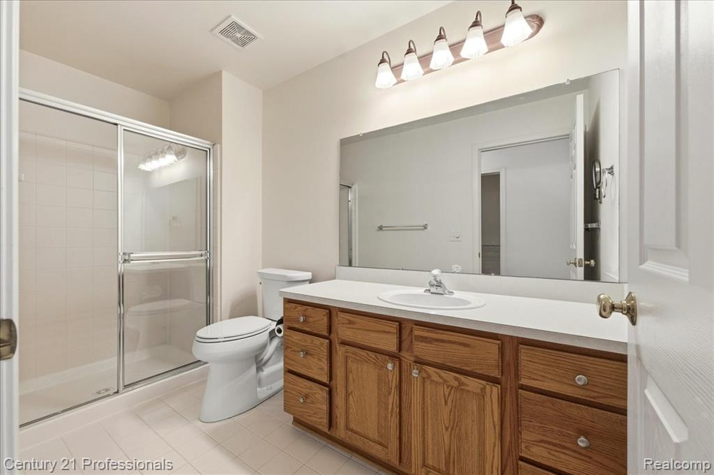 3895 Arbor Drive, Auburn Hills, MI 48326 — Photo 26