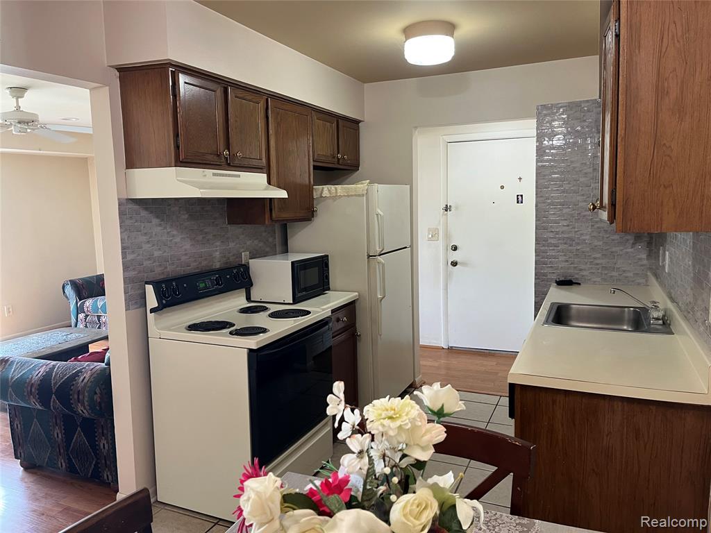 43298 Mound #206 Road, Sterling Heights, MI 48314 — Photo 4