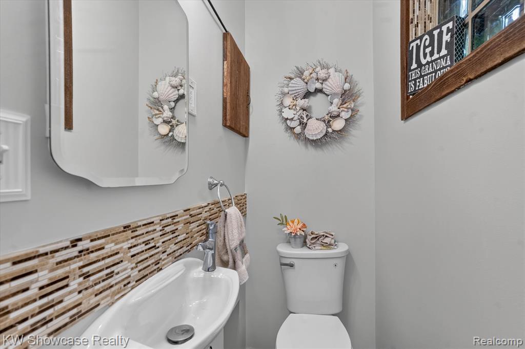 11438 RIVERBANK Lane, Pinckney, MI 48169 — Photo 20