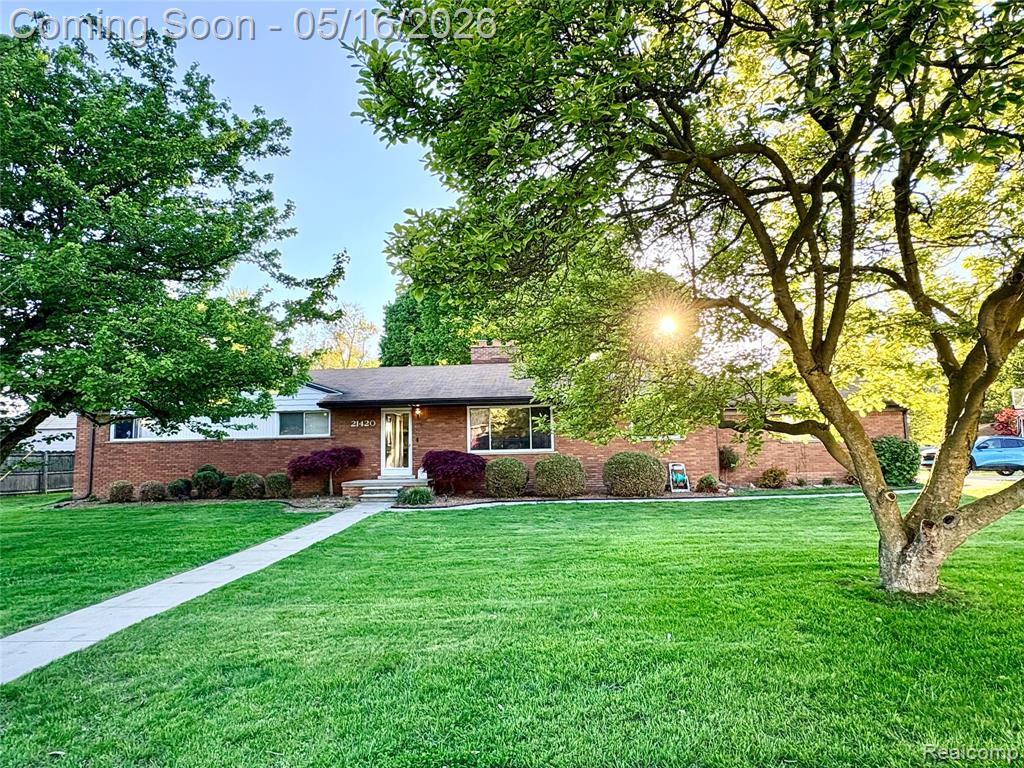 21420 Salisbury Avenue, Grosse Ile, MI 48138 — front exterior
