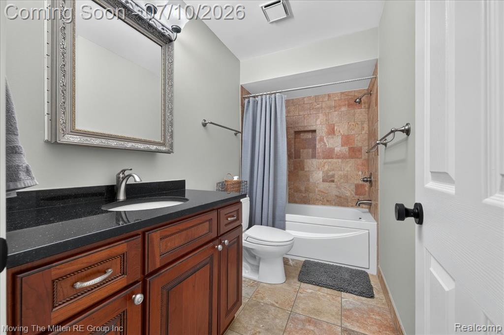 41575 Pheasant Creek Drive, Canton, MI 48188 — Photo 35
